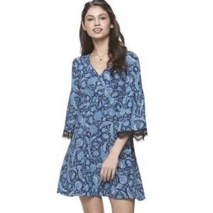 Blue printed dress w lace detailing